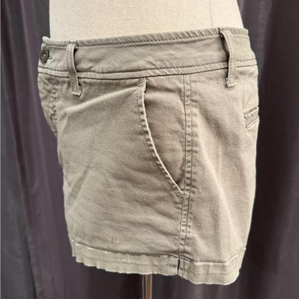 Market & Spruce Tan Short Shorts